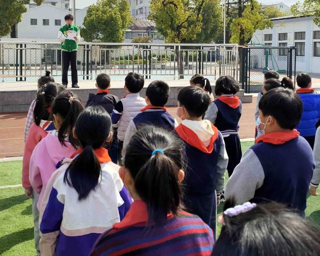 将课作为学生成长核心课程推进教育融入讲堂教育全过程 将课作为学生成长核心课程推进教育融入讲堂教育全过程